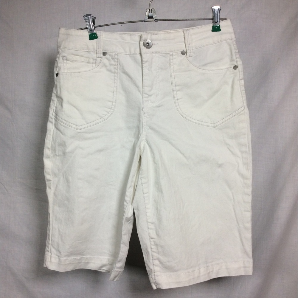 Style & Co Women’s White Bermuda (Long) Shorts